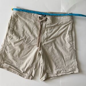 EUC Men’s Patagonia Beige Casual Shorts Size 32